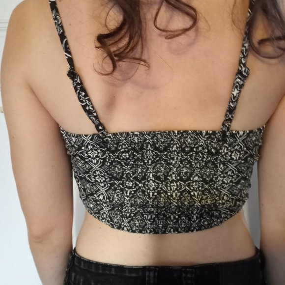 Boho Black & White hook & eye closure Crop Top - Picture 3 of 4